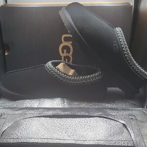 UGG Men's Black and Gray Slippers